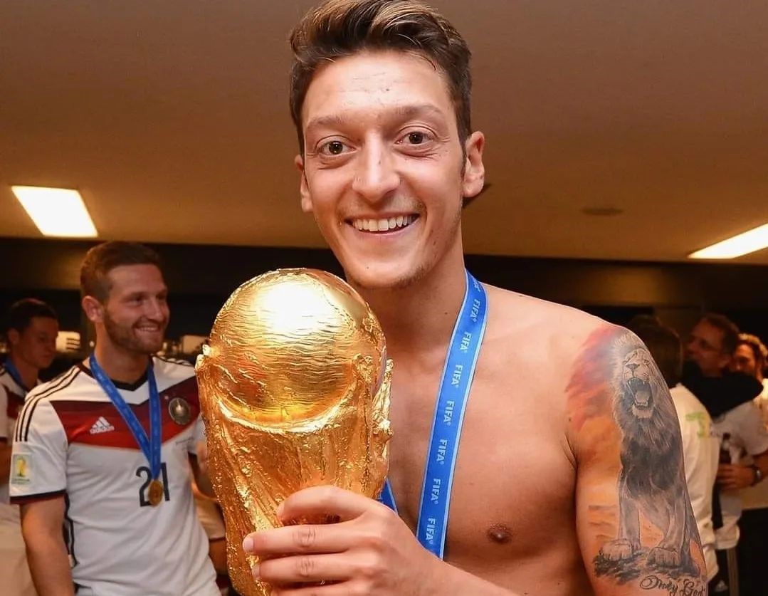 Pensiun dari Sepak Bola, Mesut Ozil: Thank You!