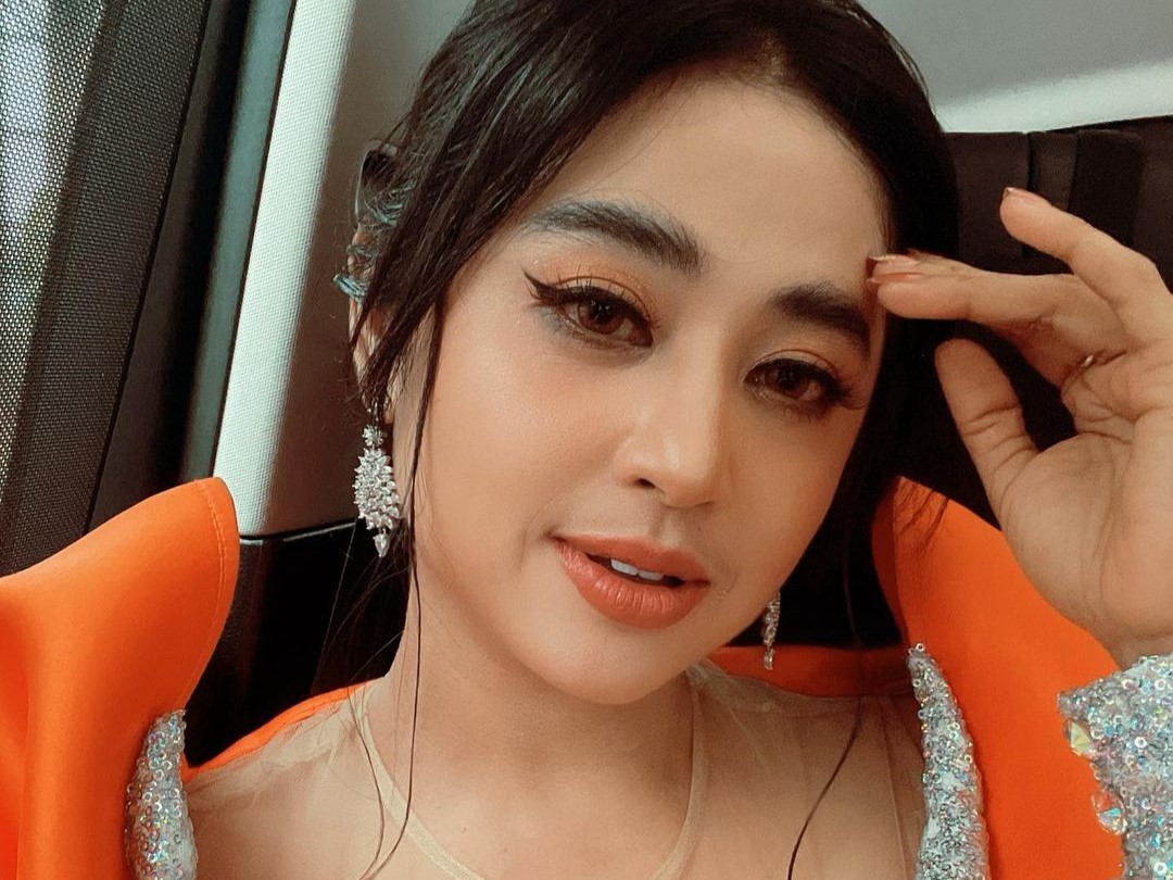 Terseret Kasus Judi Online Berkedok Endorse Game, Dewi Perssik Salahkan Mantan Suami