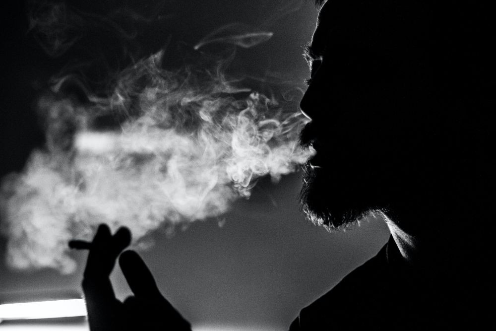 Merokok Tingkatkan Produksi Mucus, Salah Satu Ciri Bronkitis