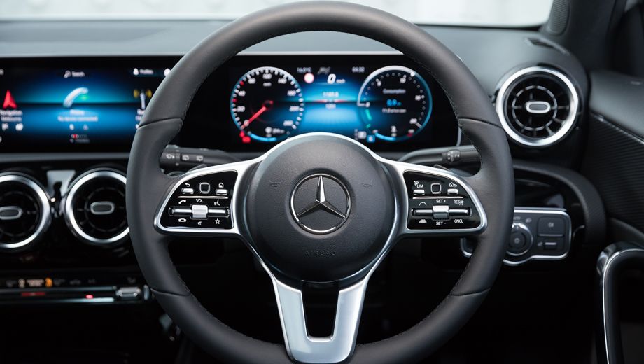 Mercedes-Benz Hadirkan Fitur Berkendara Terbaru dengan ChatGPT