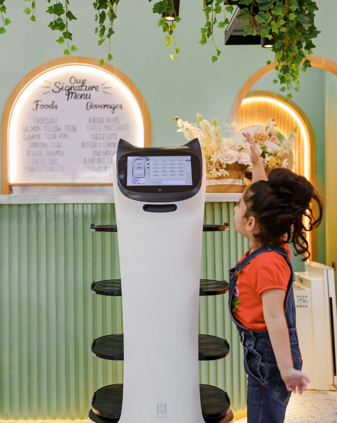 Teknologi Canggih di Dunia Kuliner Indonesia Inilah 2 Restoran dan Kafe dengan Robot Pelayan