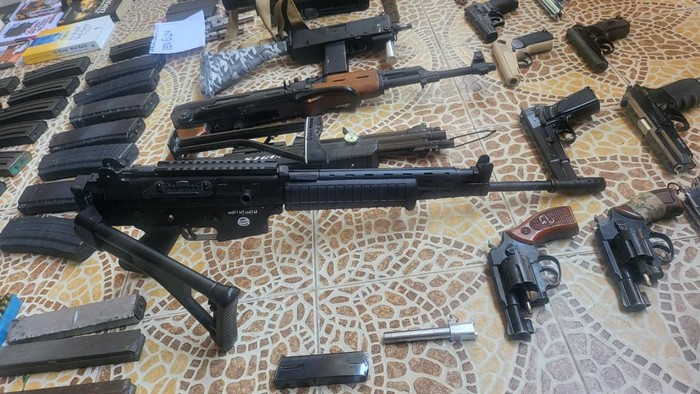 Densus 88 Sita Senjata Api Milik Pegawai BUMN Terduga Teroris dengan Afiliasi ISIS