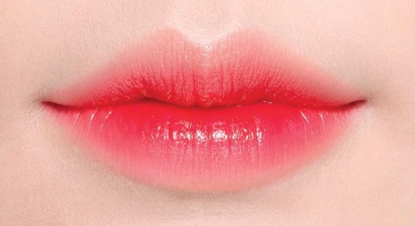 Tips Ombre Lips Ala Korea Versi Glossy untuk Bibir Tampil Sehat Alami