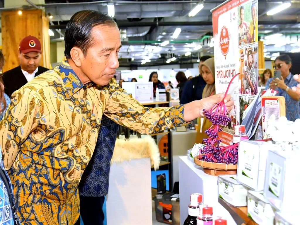 Jokowi Mulai Lirik Hilirisasi Sektor Perkebunan dan Kelautan