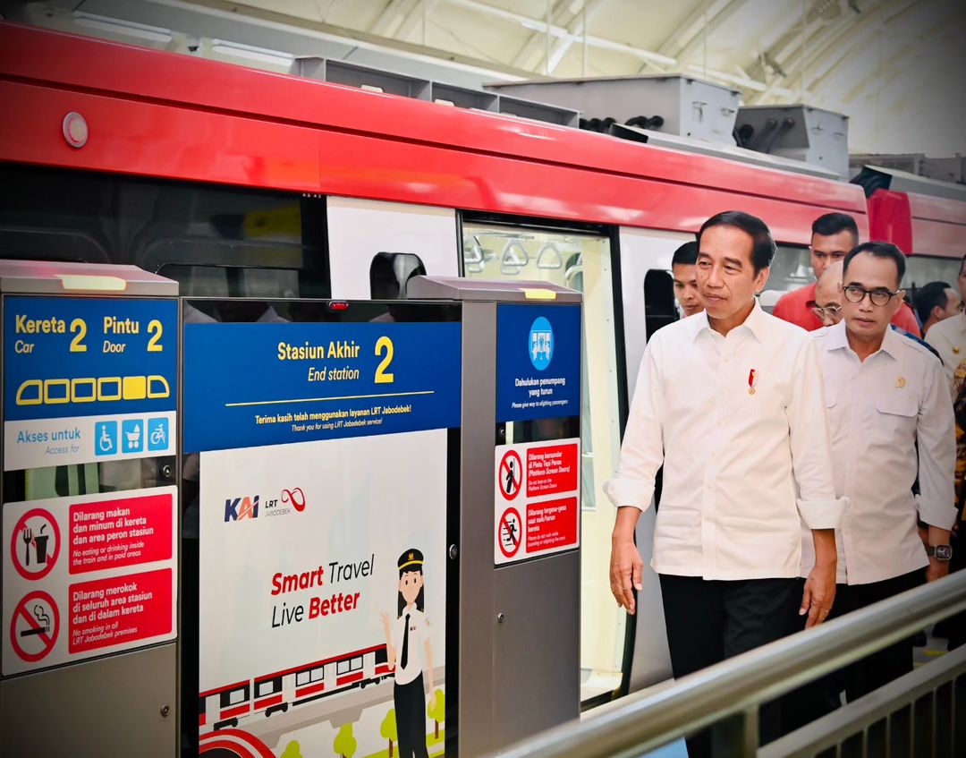 LRT Alami Gangguan pada Pekan Pertama Operasi, Jokowi: Jangan Olok-olok Produk Kita Sendiri