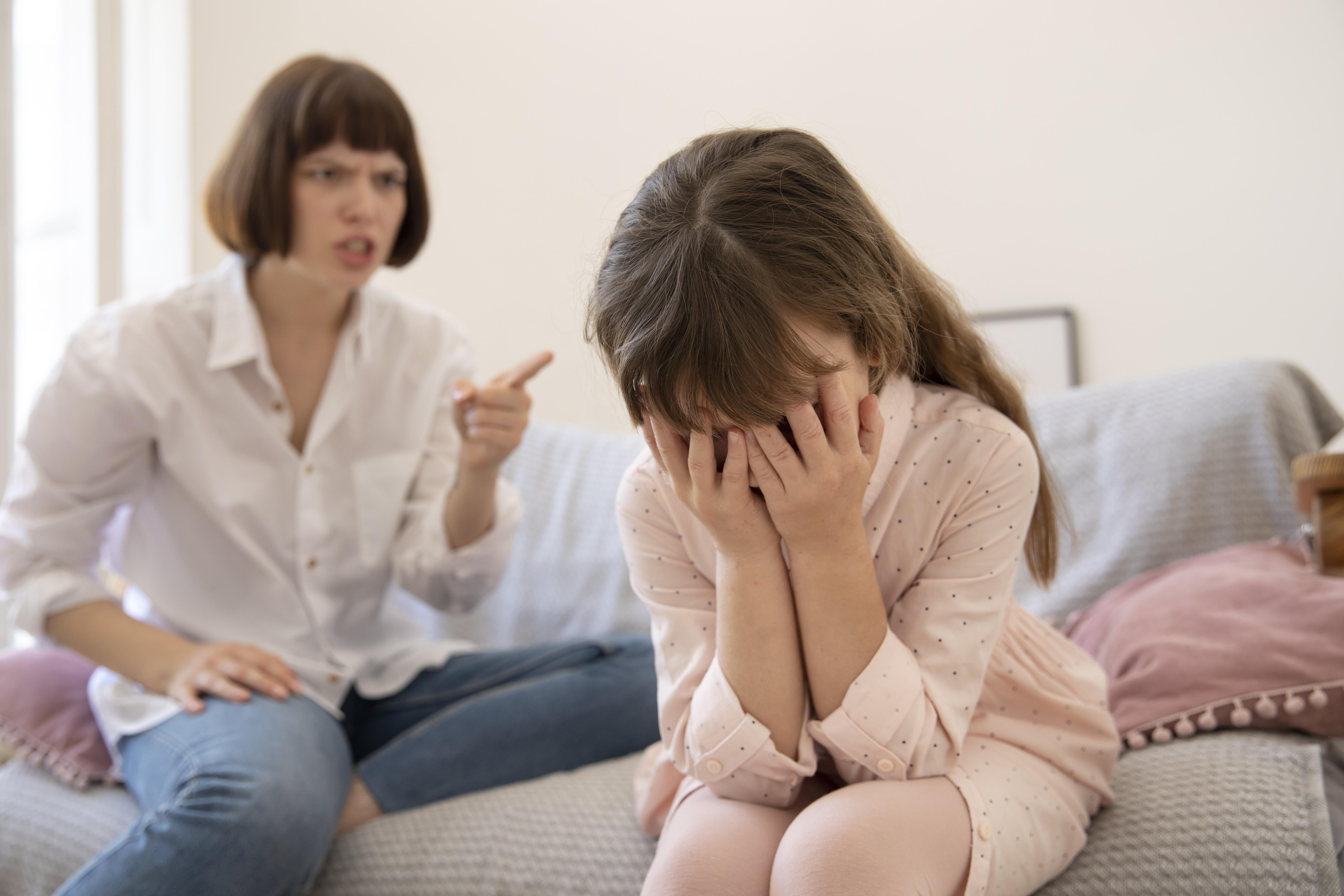 Ini 5 Ciri Toxic Parenting yang Bisa Ganggu Pertumbuhan Mental Anak